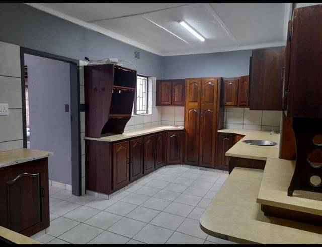 4 BEDROOM HOUSE FOR SALE IN SASOLBURG EXT 23